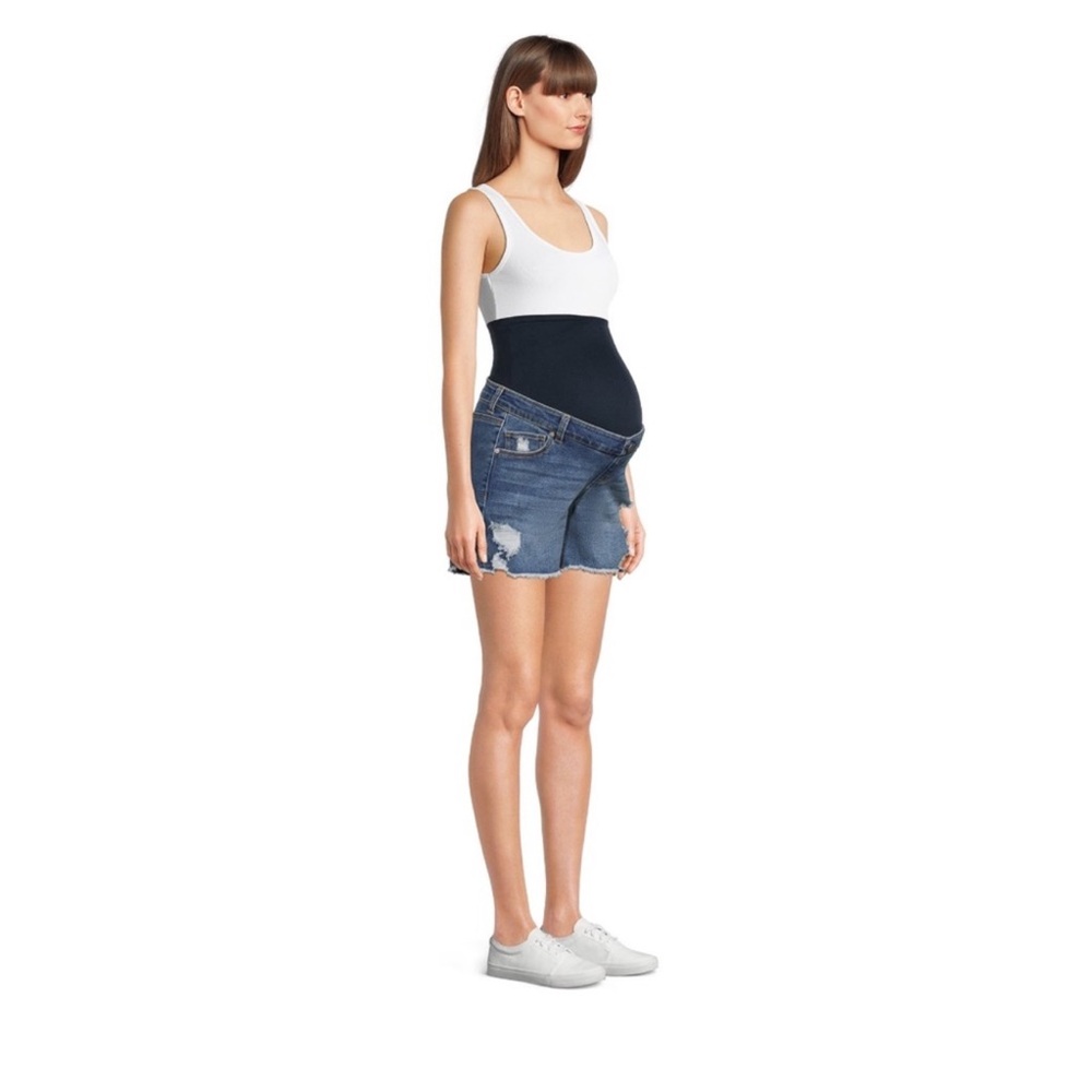 NWT Maternity Short size: M(8-10)